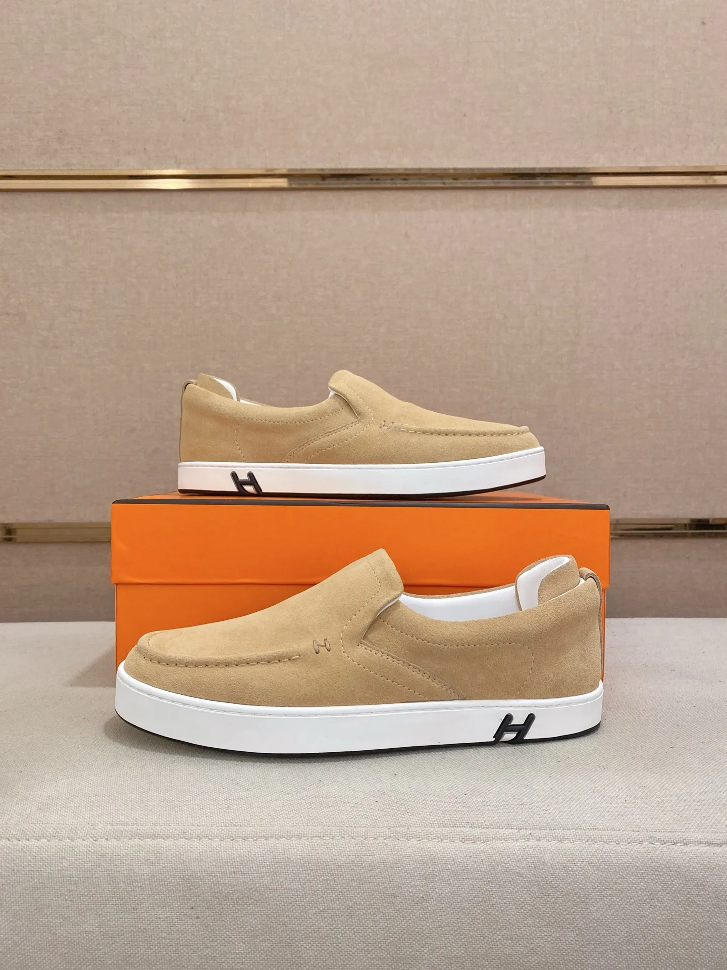 Men's clothing and shoes💰: 442💰《HERMES》【Classic original single version】Hermès; top 🔝purchase agent🔍🔍men's latest 🇺🇸 counter sales simultaneously, imported from Italy original ▲▲cowhide ▲▲ (high-end, nobility, class) ) Exquisite workmanship (Italian 🇮🇹 imported water-dyed 🐂 cowhide lining) sole: original sole provided by the original factory, ⚠️exclusive double-layer activity·TPR·rubber·combined molded outsole; super comfortable·wear-resistant·non-slip·environmental protection The real thing is more beautiful if you take the real thing (high quality, follow the order). You can enter and exit the counter at will * Number of yards: 38-44 (45 can be customized and cannot be returned or exchanged)